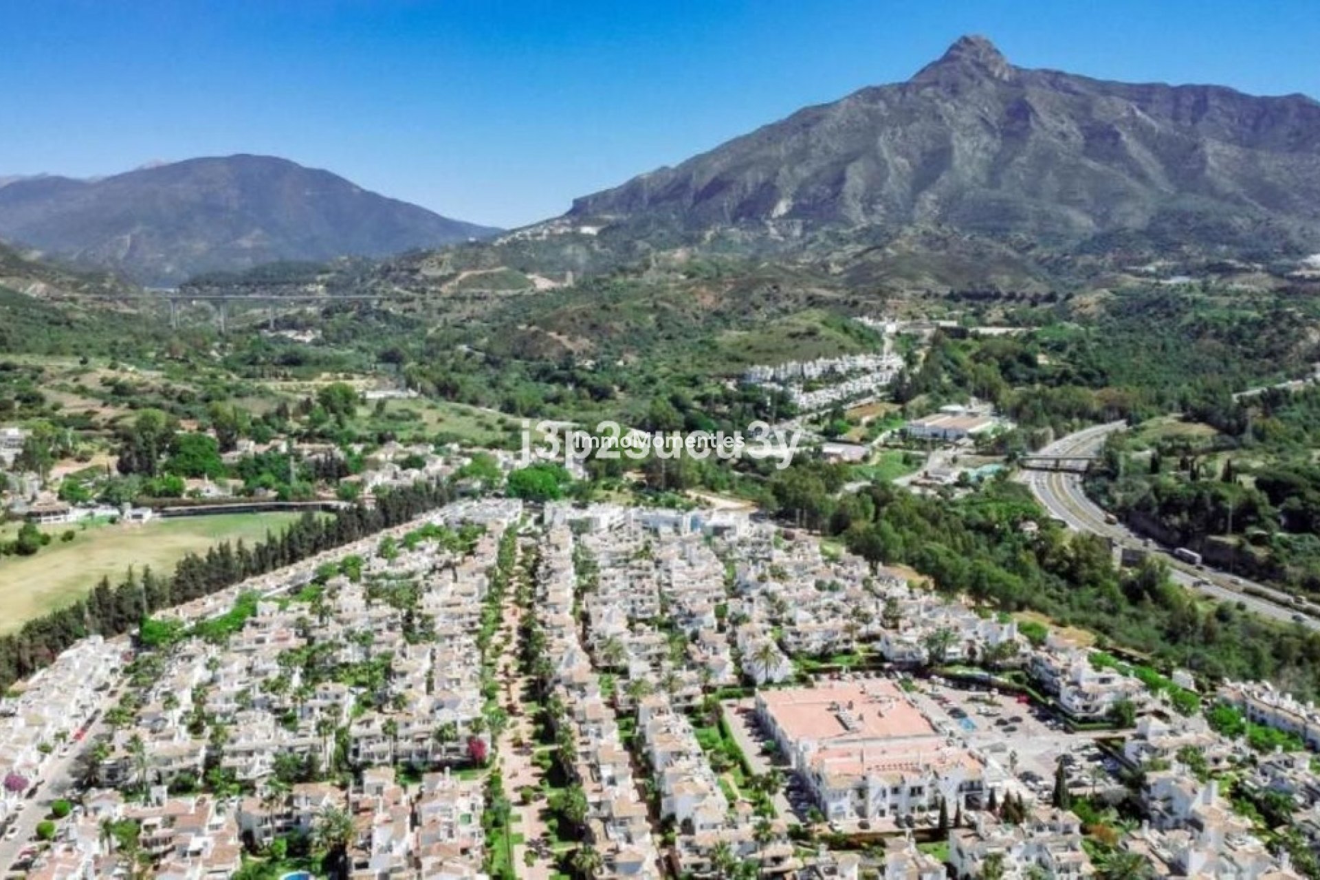 Wiederverkauf - Freistehende Villa - Marbella - Nueva Andalucía