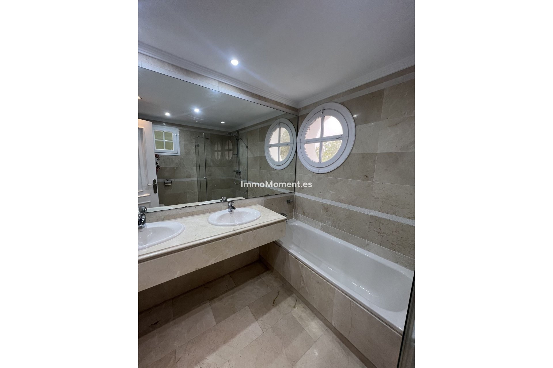 Wiederverkauf - Freistehende Villa - Marbella - Nueva Andalucía