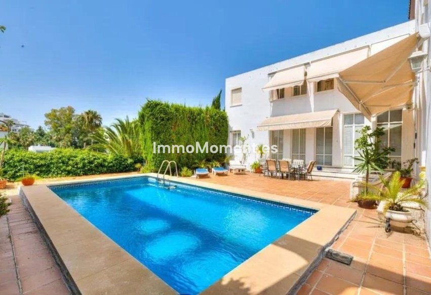 Wiederverkauf - Freistehende Villa - Marbella - Nueva Andalucía