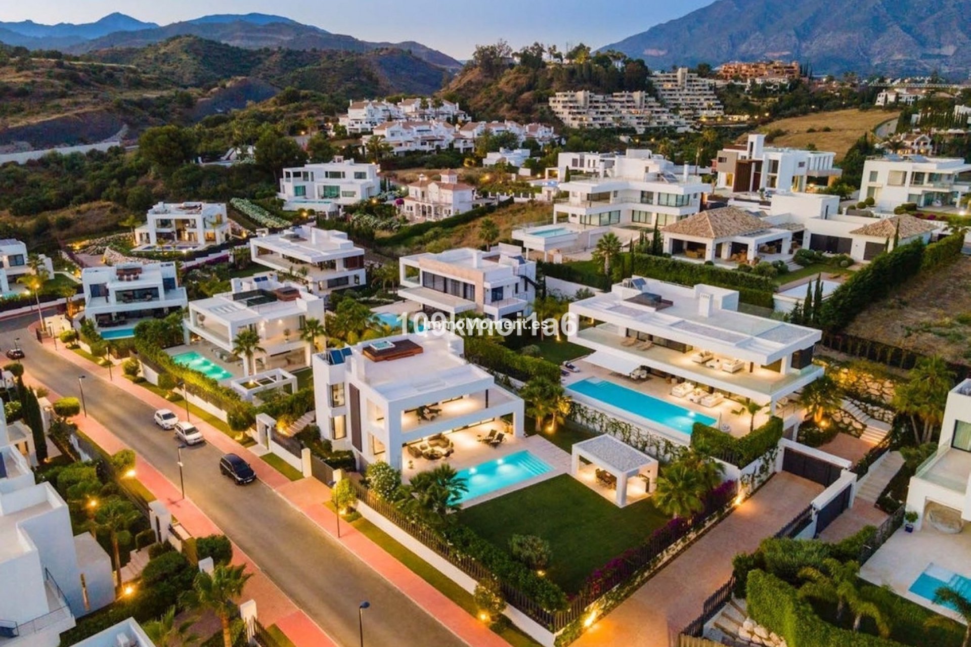 Wiederverkauf - Freistehende Villa - Marbella - Nueva Andalucía