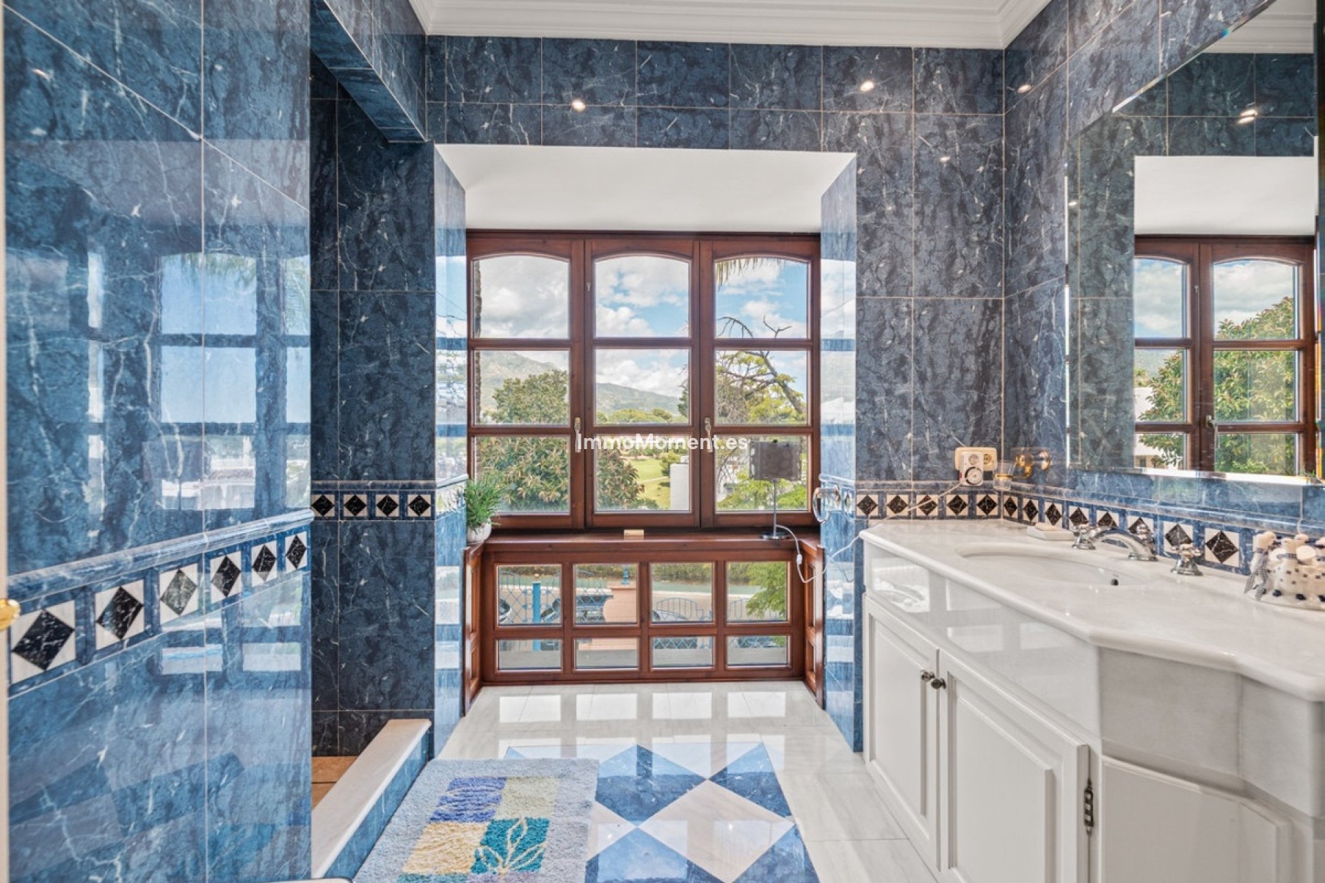 Wiederverkauf - Freistehende Villa - Marbella - Nueva Andalucía
