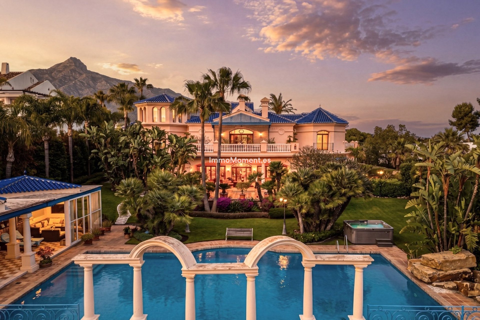 Wiederverkauf - Freistehende Villa - Marbella - Nueva Andalucía