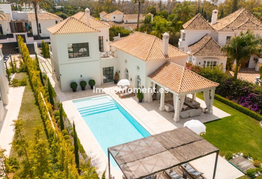 Wiederverkauf - Freistehende Villa - Marbella - Nueva Andalucía