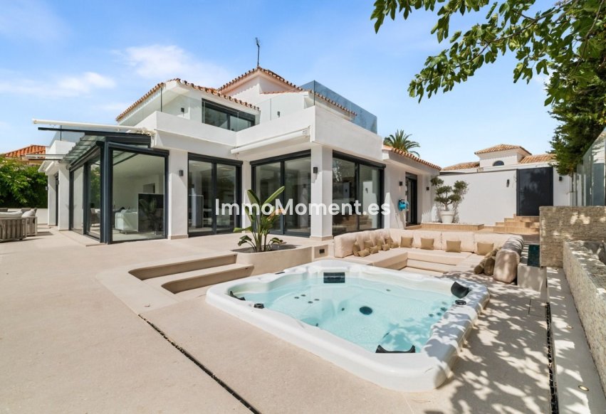 Wiederverkauf - Freistehende Villa - Marbella - Nueva Andalucía