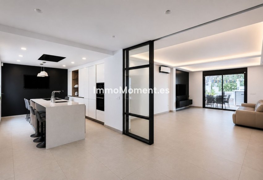 Wiederverkauf - Freistehende Villa - Marbella - Nueva Andalucía