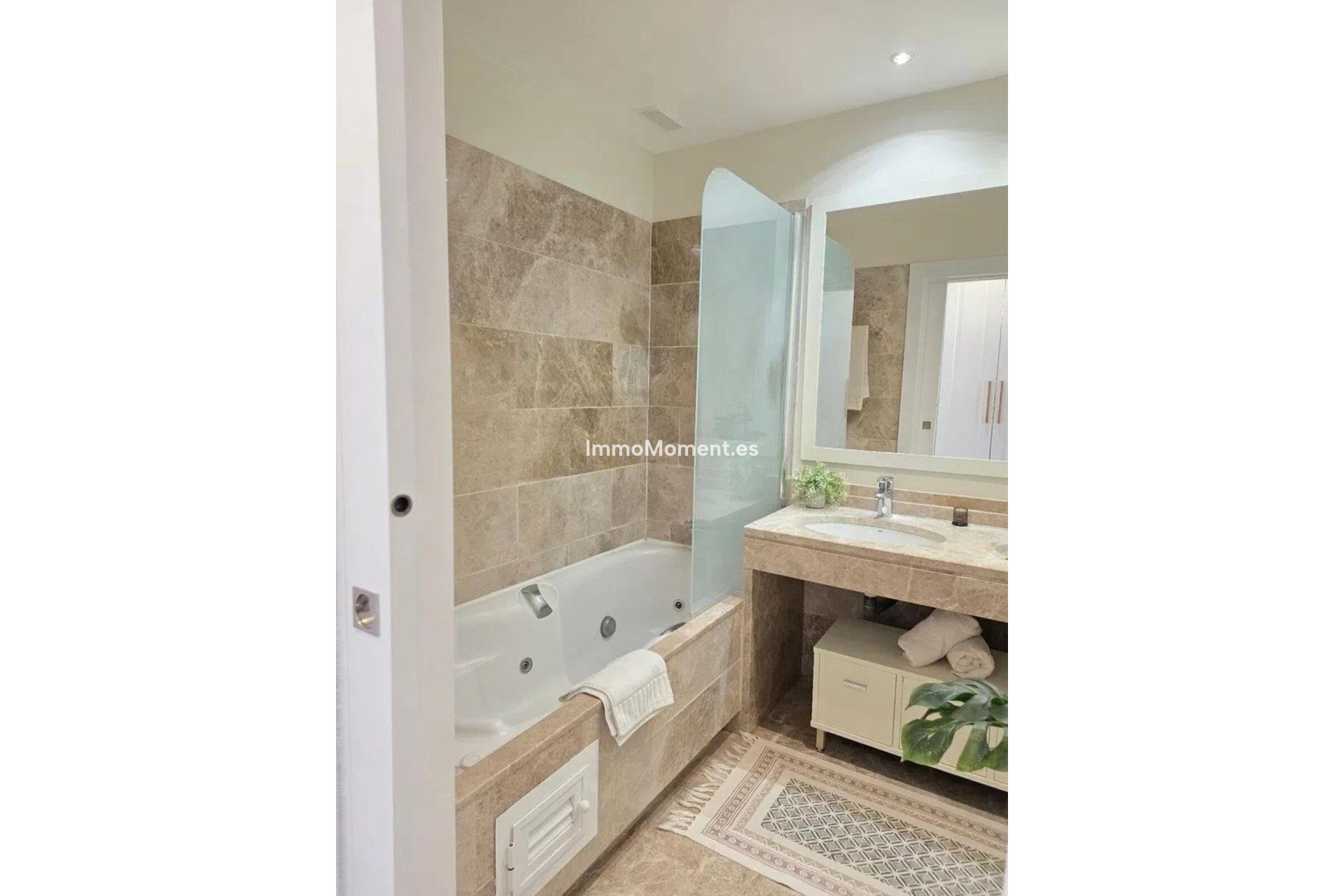 Wiederverkauf - Freistehende Villa - Marbella - Santa Clara