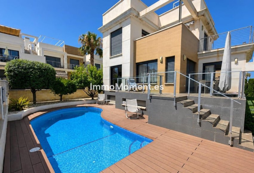 Wiederverkauf - Freistehende Villa - Orihuela Costa - Cabo roig - La Zenia