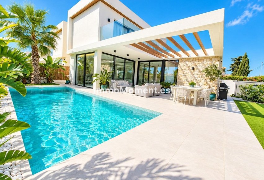 Wiederverkauf - Freistehende Villa - Orihuela Costa - Cabo roig - La Zenia