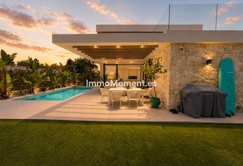 Wiederverkauf - Freistehende Villa - Orihuela Costa - Cabo roig - La Zenia