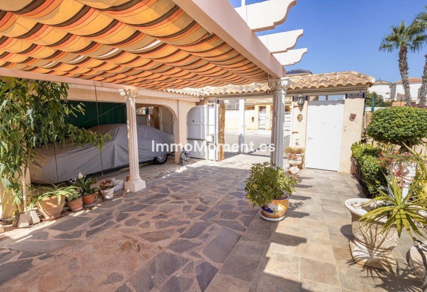 Wiederverkauf - Freistehende Villa - Orihuela Costa - La Regia