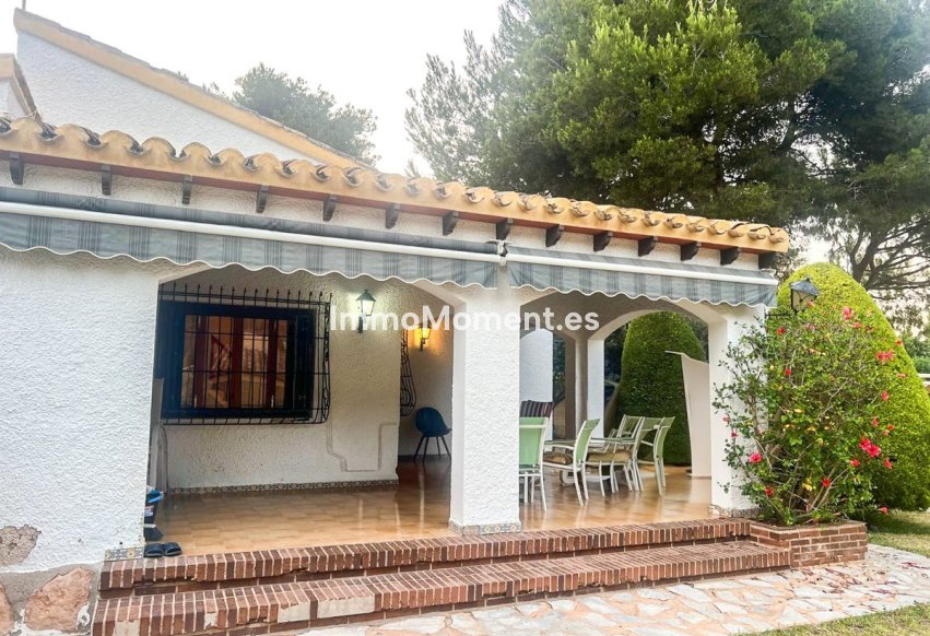 Wiederverkauf - Freistehende Villa - Orihuela Costa - Punta Prima