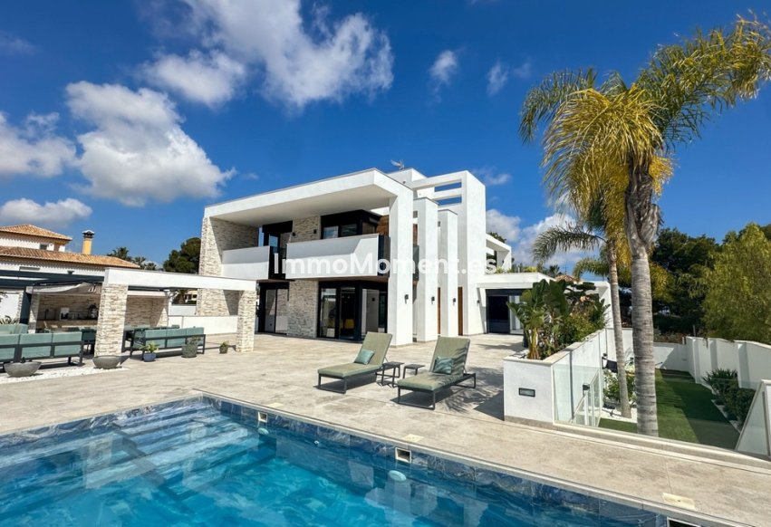 Wiederverkauf - Freistehende Villa - Orihuela Costa - Villamartín
