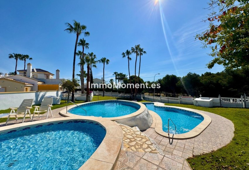 Wiederverkauf - Freistehende Villa - Orihuela - Orihuela Costa