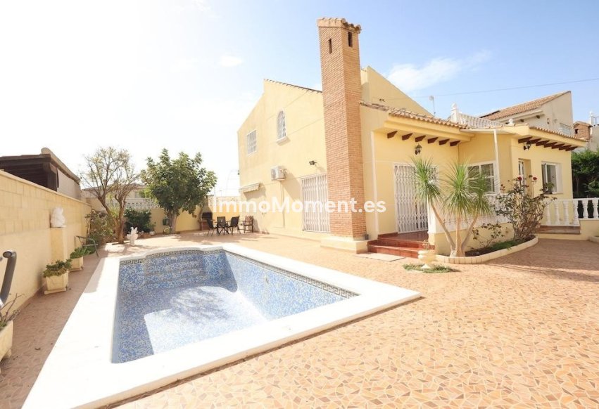 Wiederverkauf - Freistehende Villa - Orihuela - Playa Flamenca