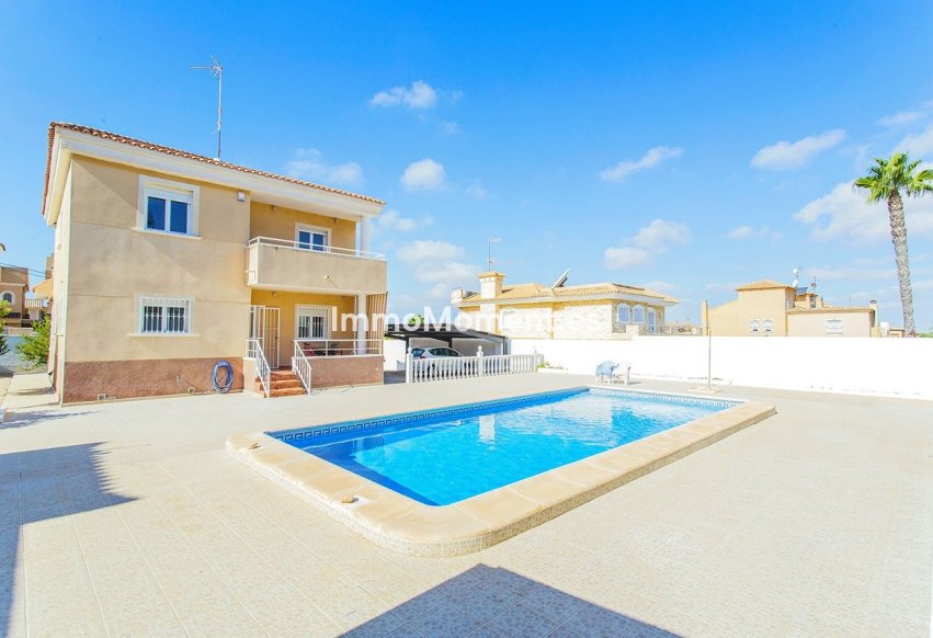 Wiederverkauf - Freistehende Villa - Torrevieja - Aguas Nuevas