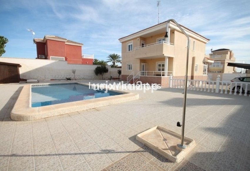 Wiederverkauf - Freistehende Villa - Torrevieja - Aguas Nuevas