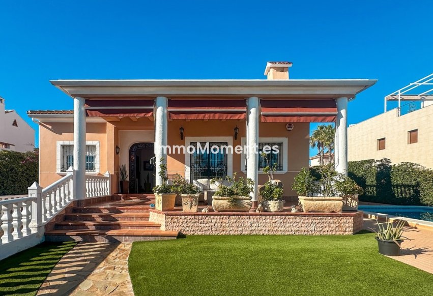 Wiederverkauf - Freistehende Villa - Torrevieja - La Mata