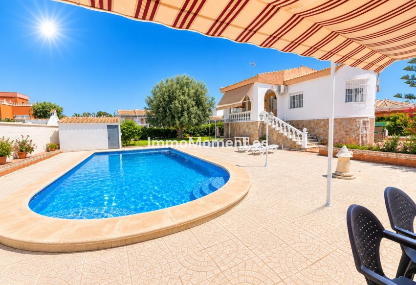 Wiederverkauf - Freistehende Villa - Torrevieja - La Siesta