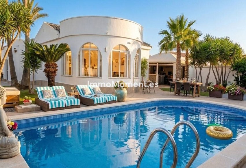 Wiederverkauf - Freistehende Villa - Torrevieja - Torrevieja Centro