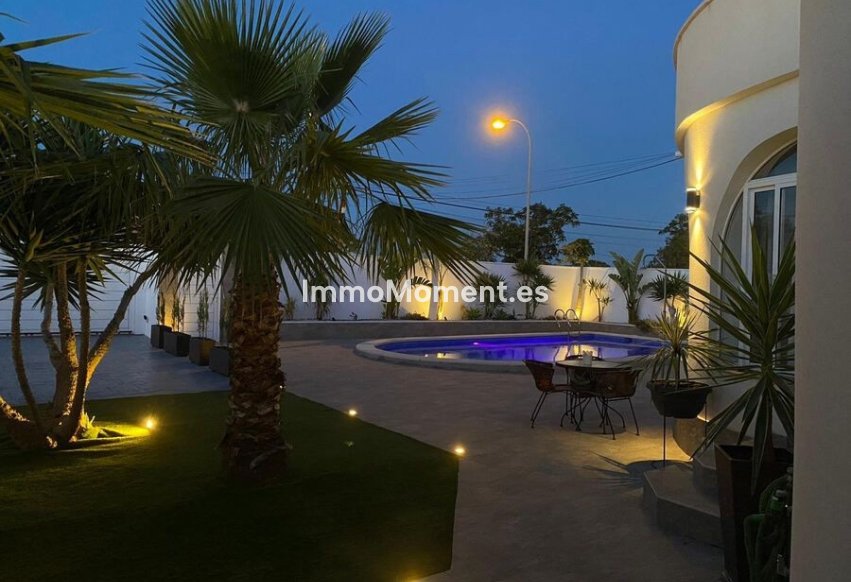 Wiederverkauf - Freistehende Villa - Torrevieja - Torrevieja Centro
