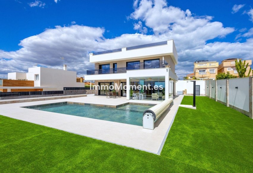 Wiederverkauf - Freistehende Villa - Torrevieja - Torrevieja Centro