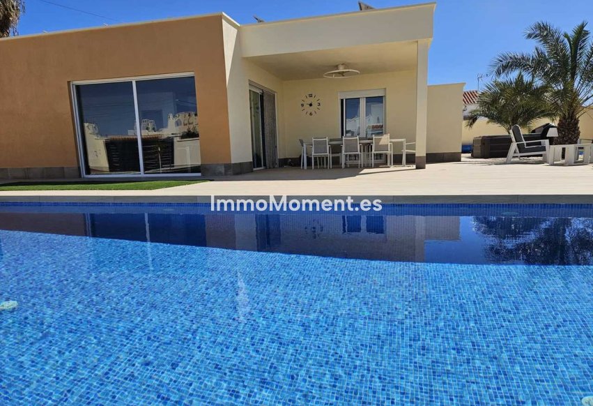 Wiederverkauf - Freistehende Villa - Torrevieja - Torrevieja Centro