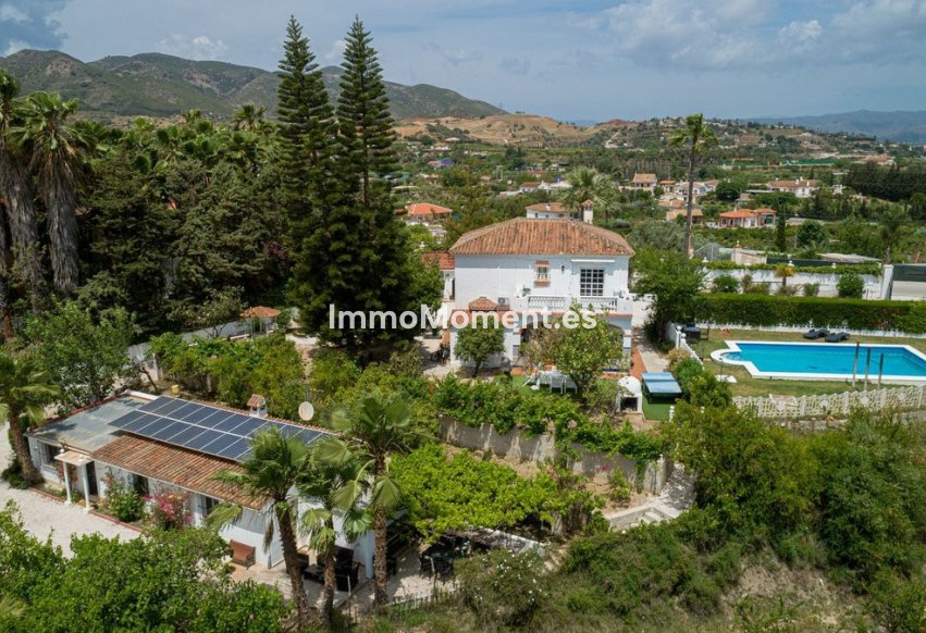 Wiederverkauf - Landhaus -   Inländisch - Alhaurín de la Torre