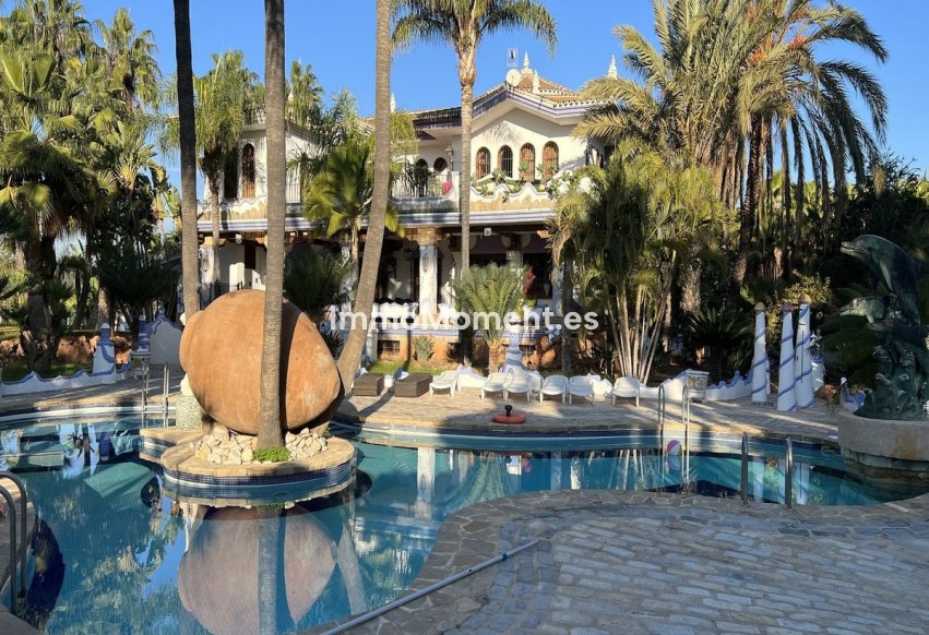 Wiederverkauf - Landhaus -   Inländisch - Alhaurín el Grande Centro