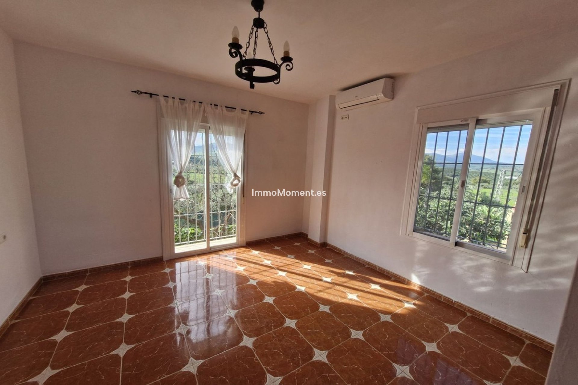 Wiederverkauf - Landhaus -   Inländisch - Coín