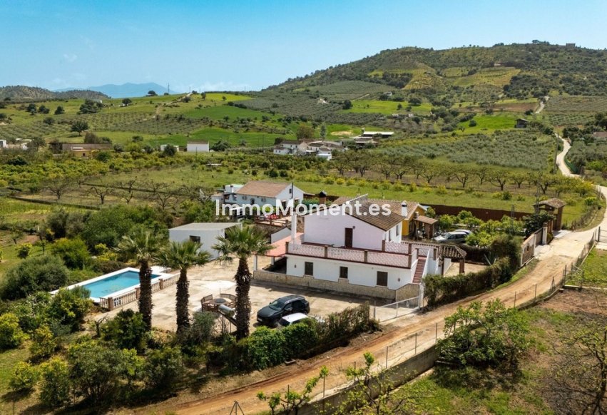 Wiederverkauf - Landhaus -   Inländisch - Coín