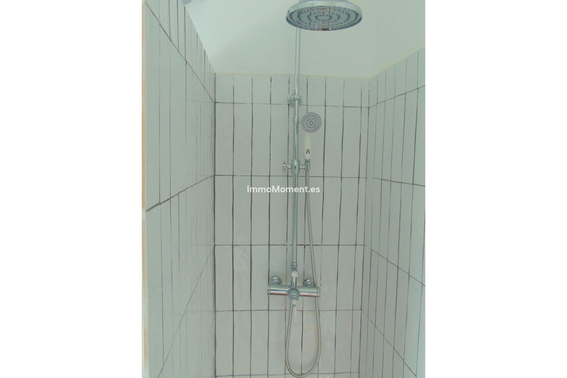 Wiederverkauf - Landhaus -   Inländisch - Monda