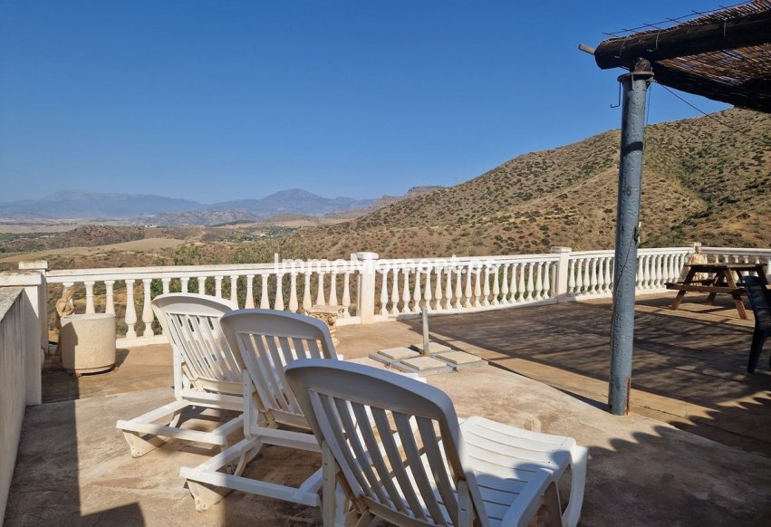 Wiederverkauf - Landhaus -   Inländisch - Pizarra