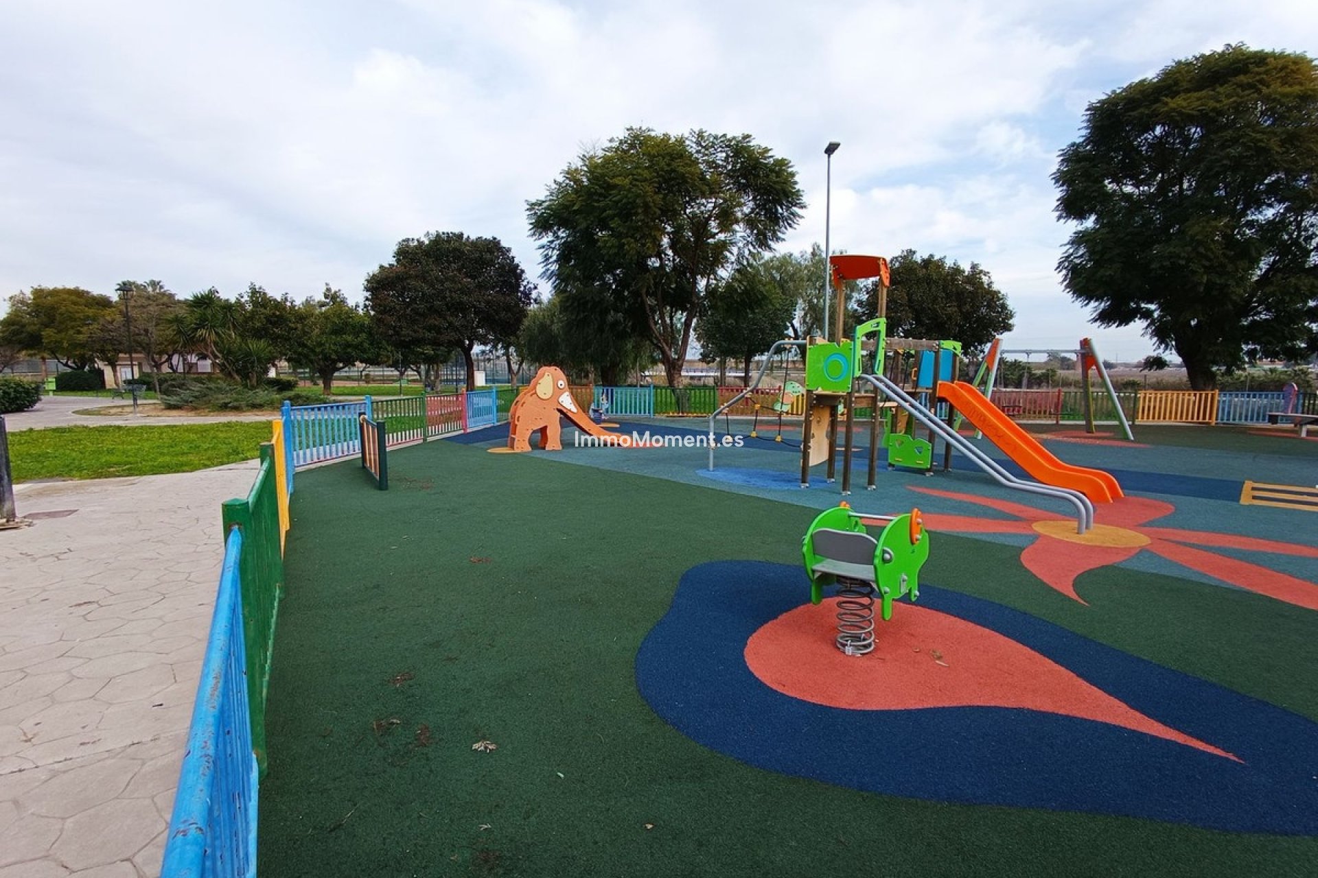 Wiederverkauf - Reihenhaus -   Inländisch - Alhaurín de la Torre