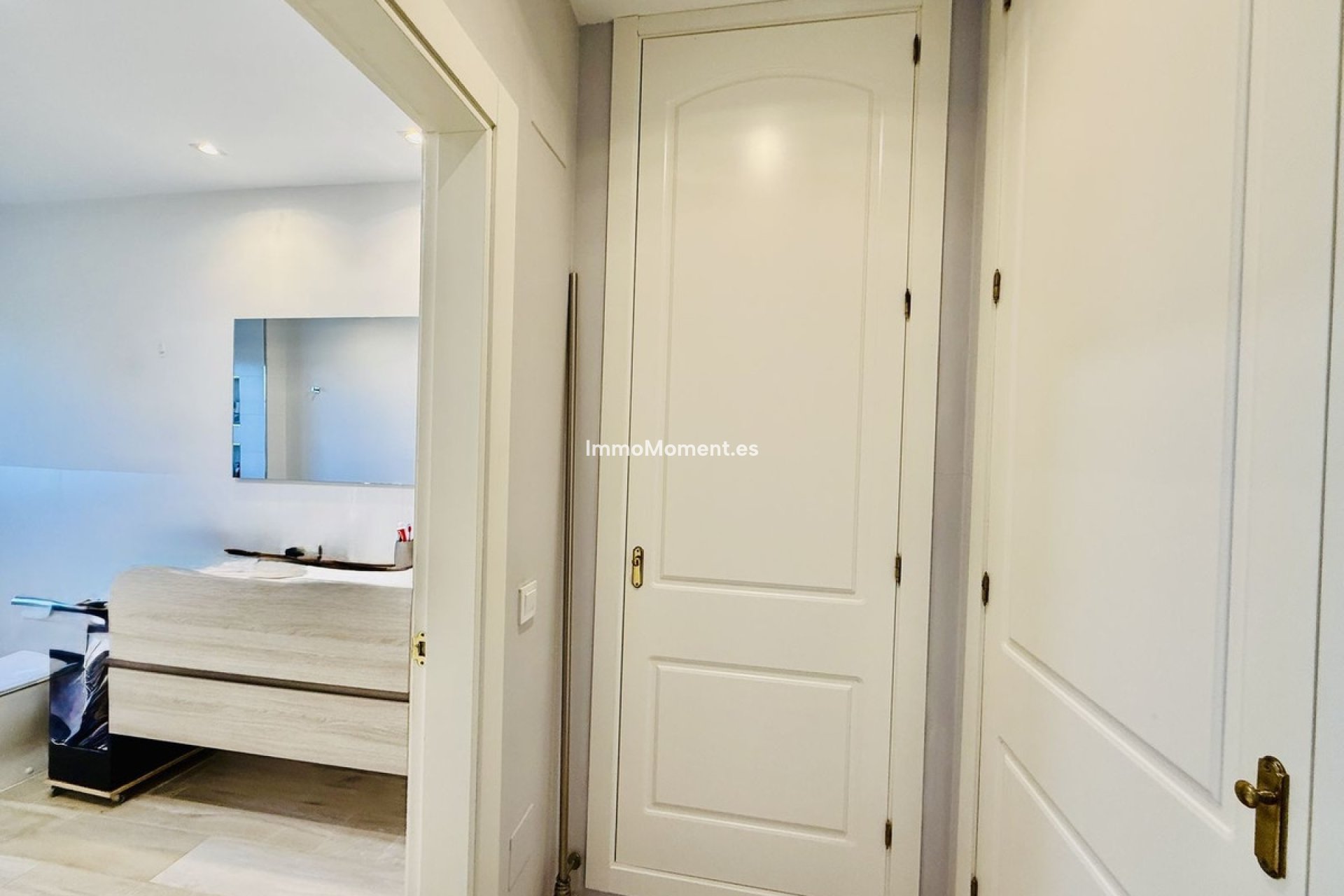 Wiederverkauf - Reihenhaus -   Inländisch - Alhaurín de la Torre