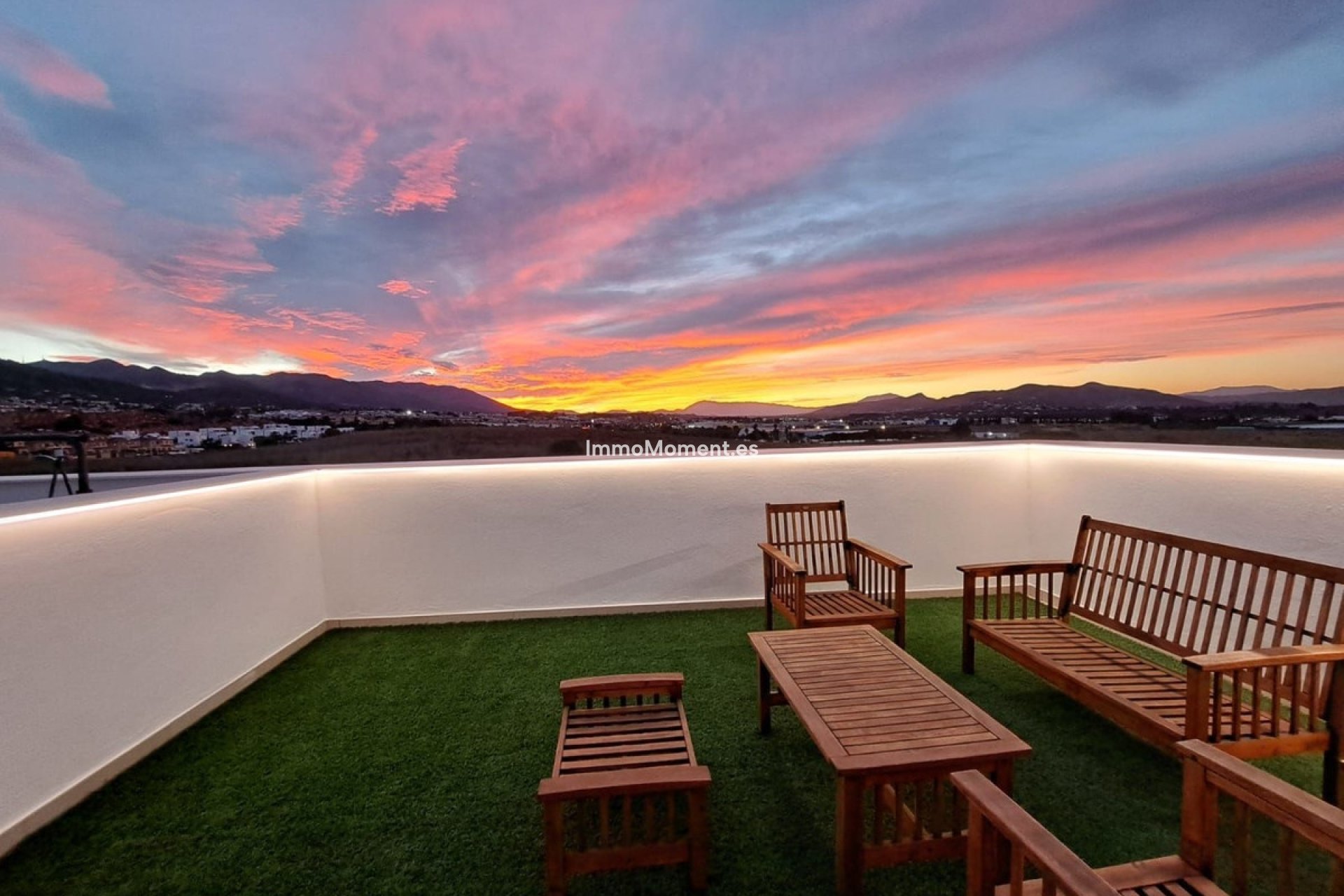 Wiederverkauf - Reihenhaus -   Inländisch - Alhaurín de la Torre