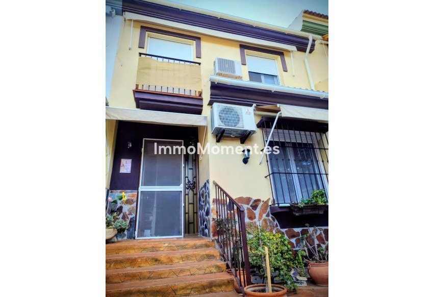 Wiederverkauf - Reihenhaus -   Inländisch - Alhaurín de la Torre