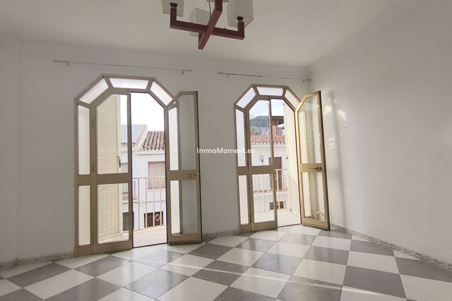 Wiederverkauf - Reihenhaus -   Inländisch - Alhaurín el Grande Centro