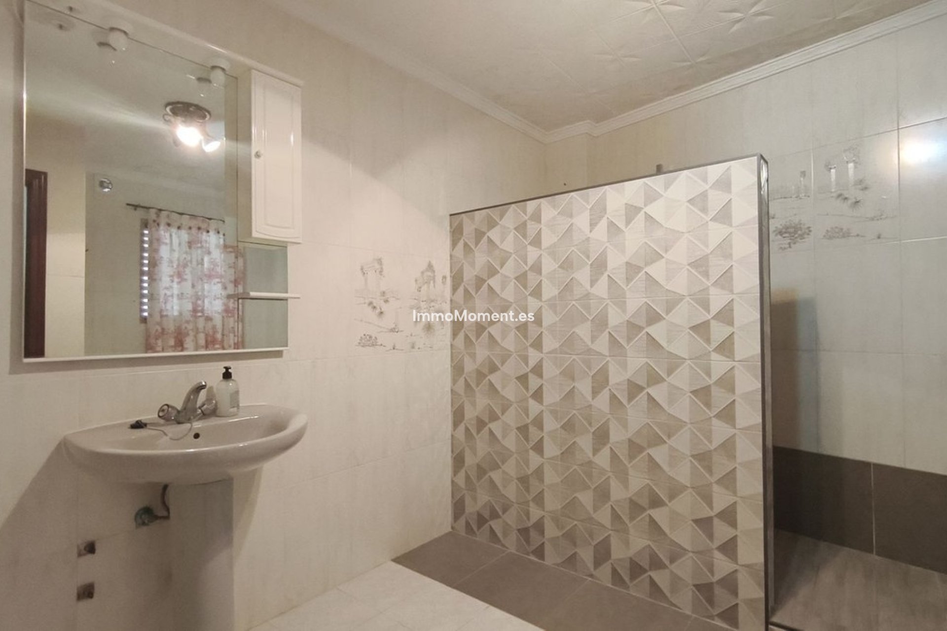 Wiederverkauf - Reihenhaus -   Inländisch - Alhaurín el Grande Centro