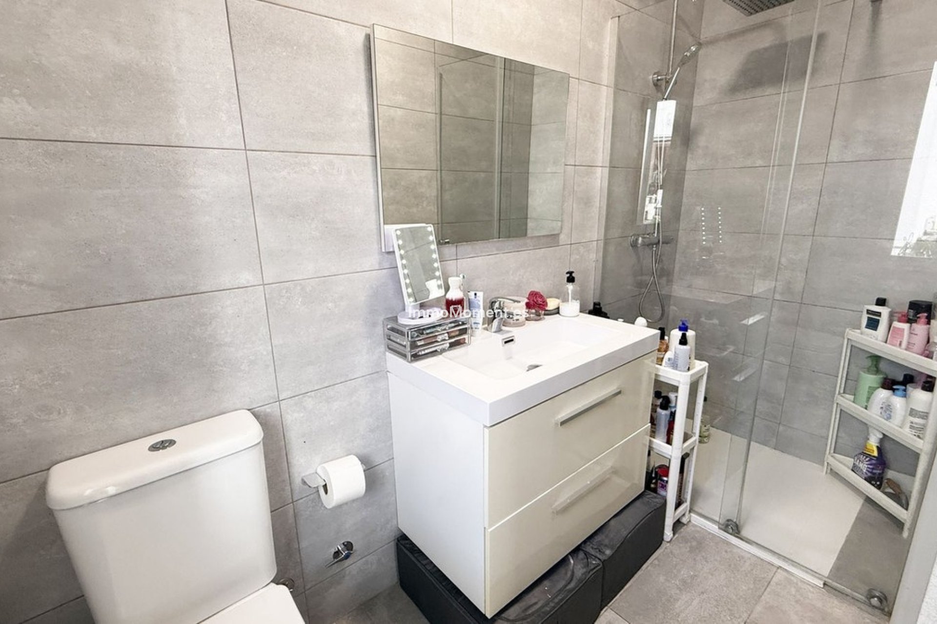 Wiederverkauf - Reihenhaus -   Inländisch - Alhaurín el Grande Centro