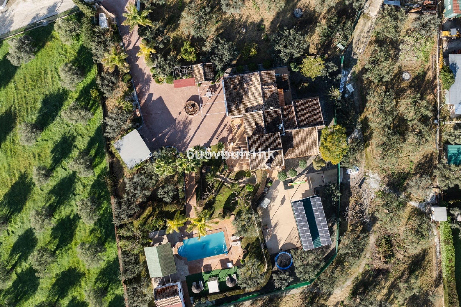 Wiederverkauf - Reihenhaus -   Inländisch - Alhaurín el Grande Centro