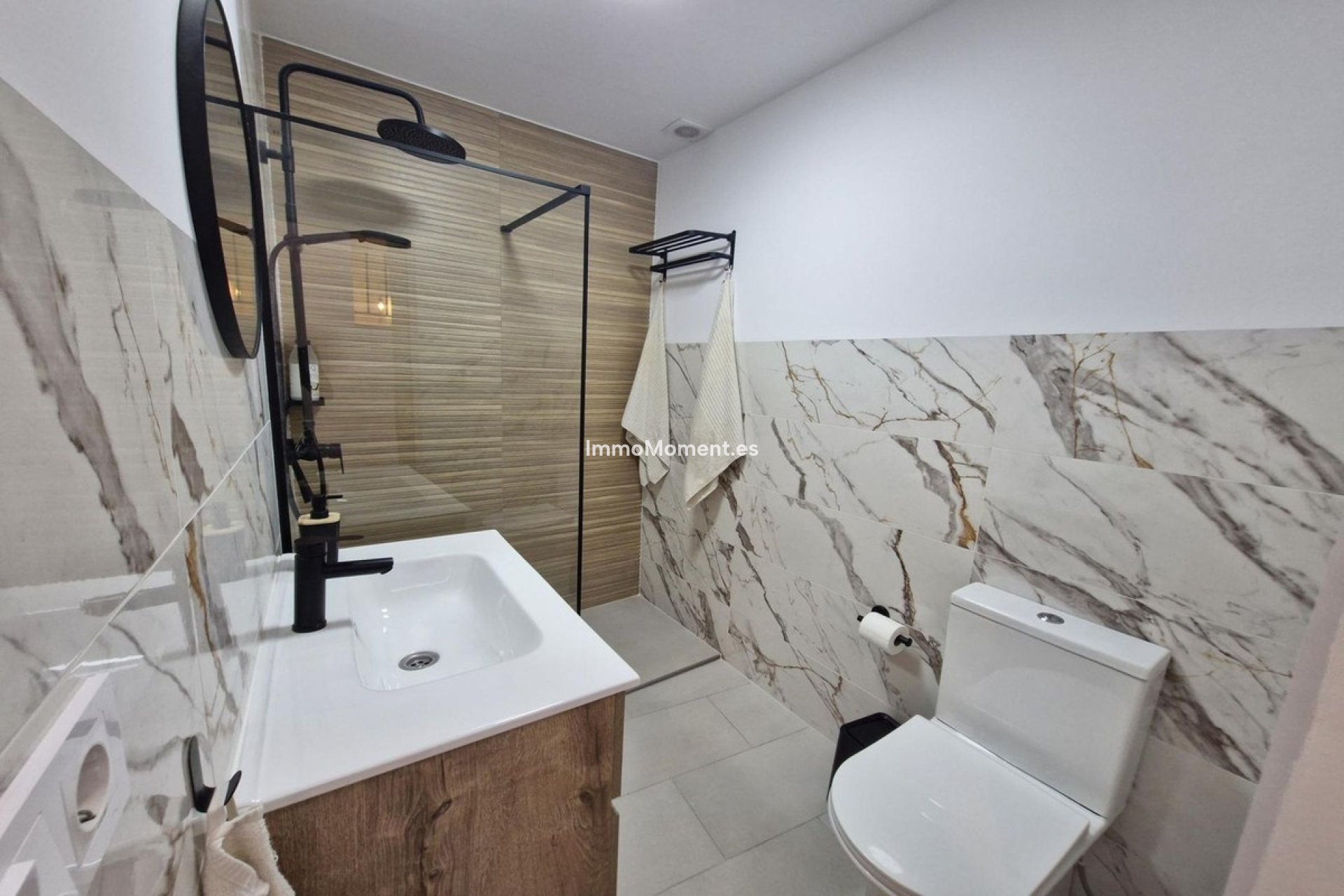 Wiederverkauf - Reihenhaus -   Inländisch - Coín