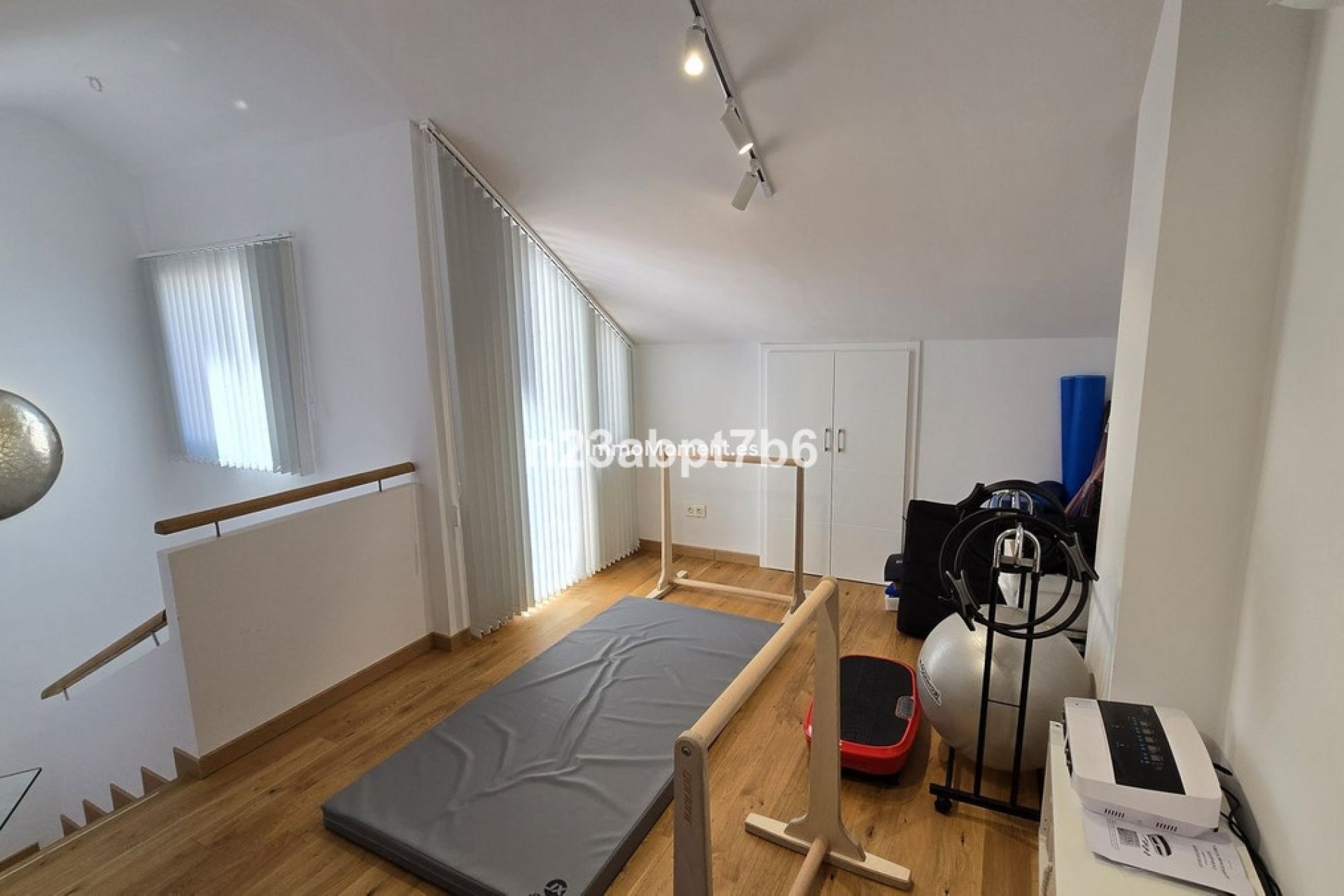 Wiederverkauf - Reihenhaus -   Inländisch - Istán