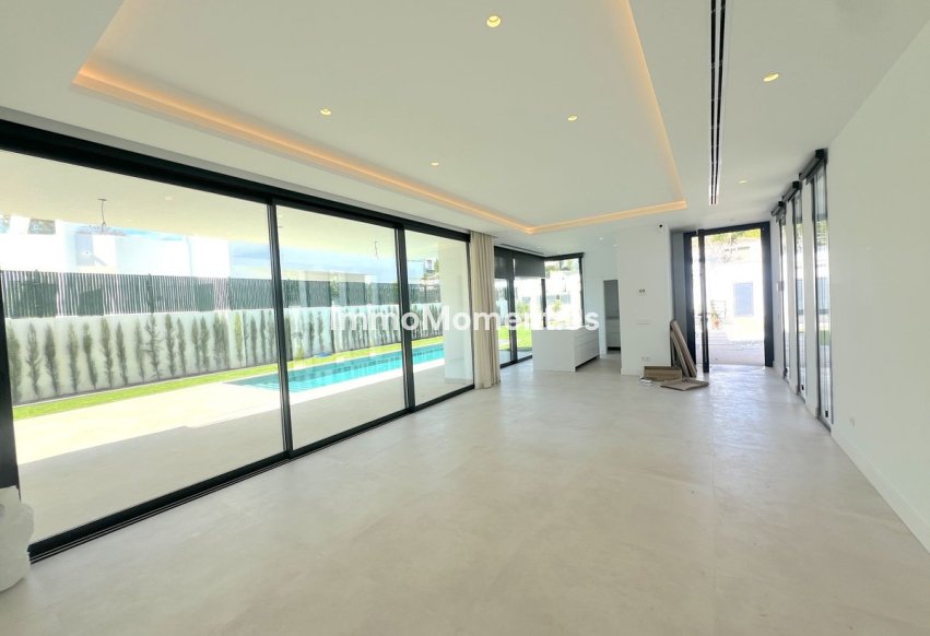 Wiederverkauf - Villa - Estepona  - Atalaya