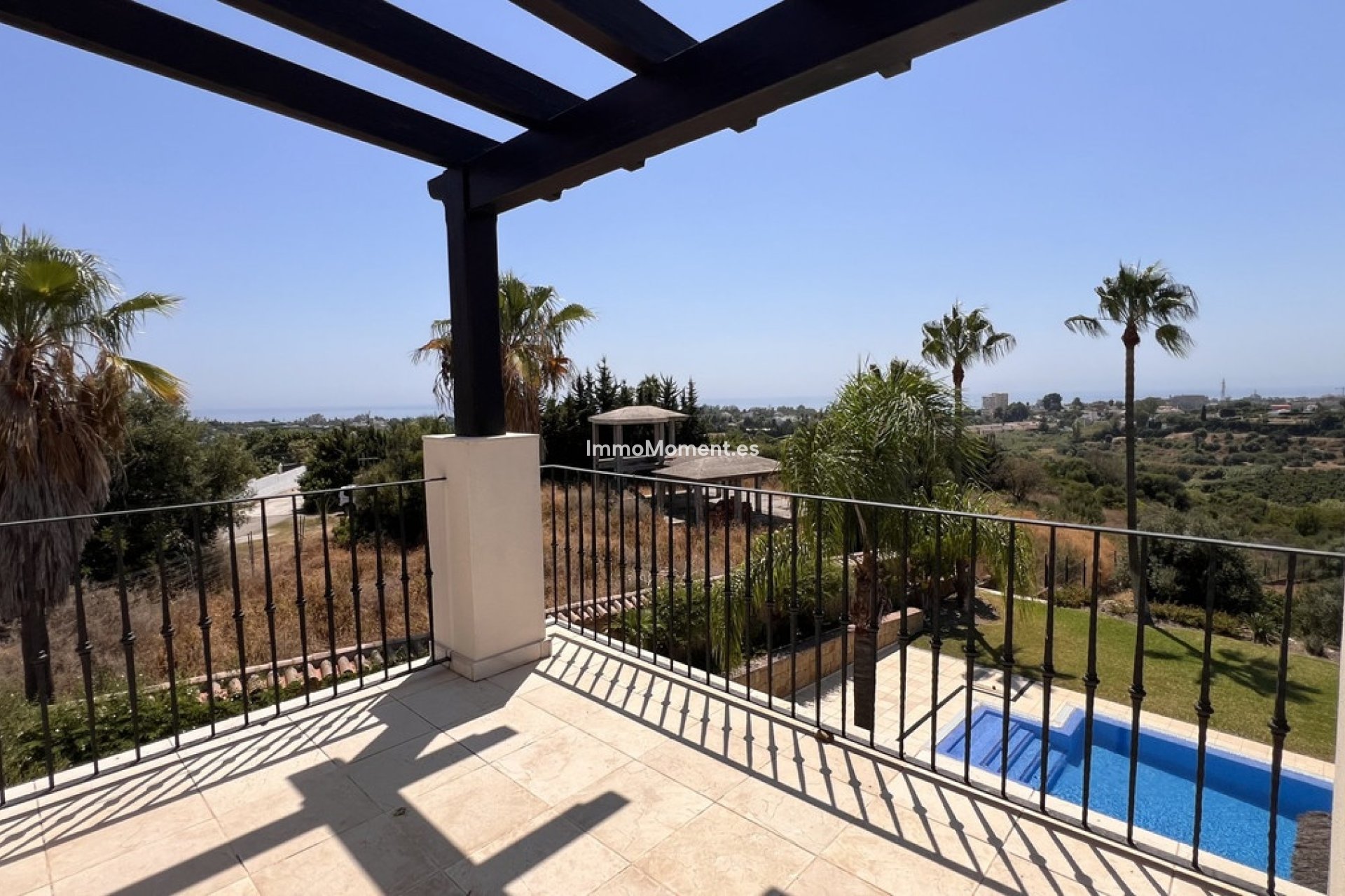 Wiederverkauf - Villa - Estepona  - El Padron