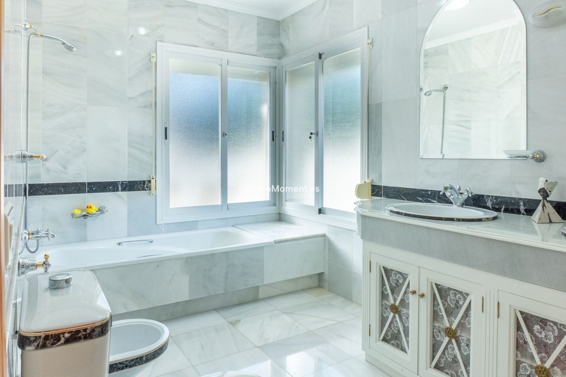 Wiederverkauf - Villa - Estepona  - New Golden Mile