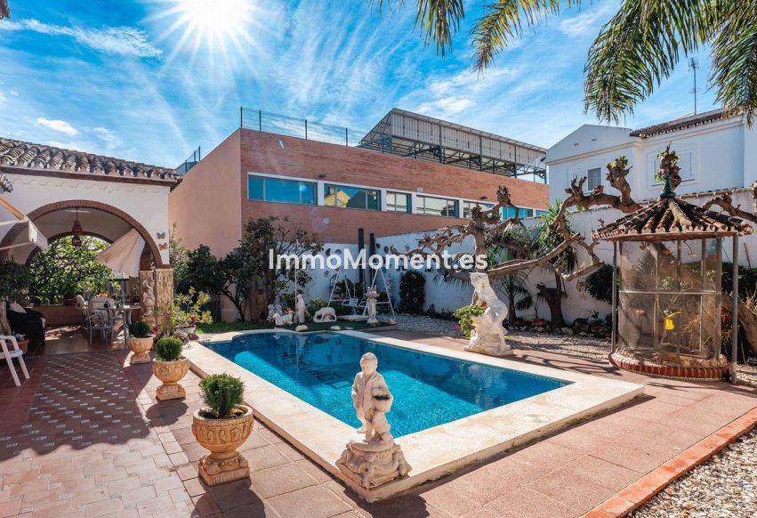 Wiederverkauf - Villa - Fuengirola - Los Pacos