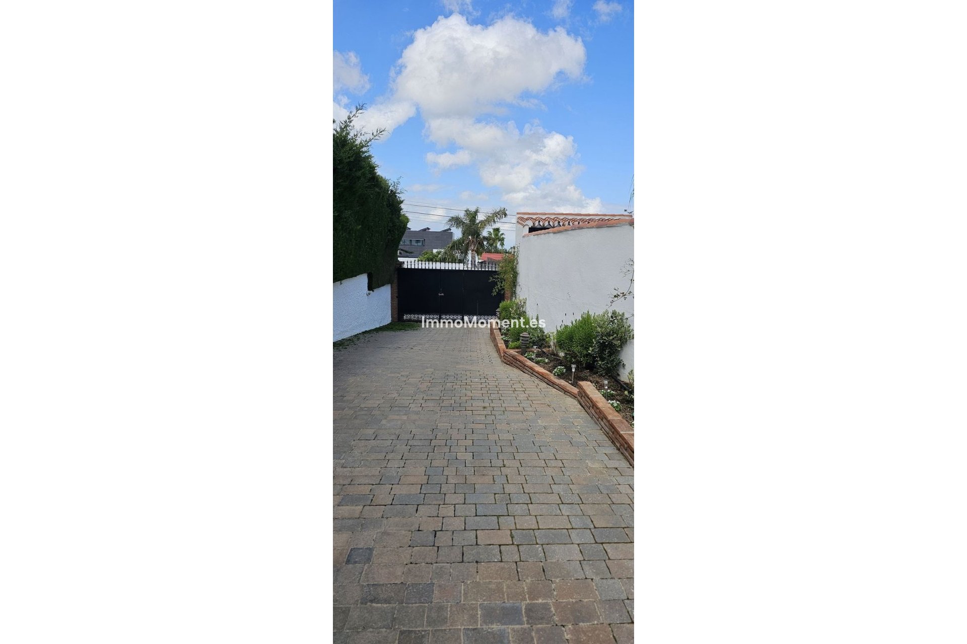 Wiederverkauf - Villa -   Inländisch - Alhaurín de la Torre