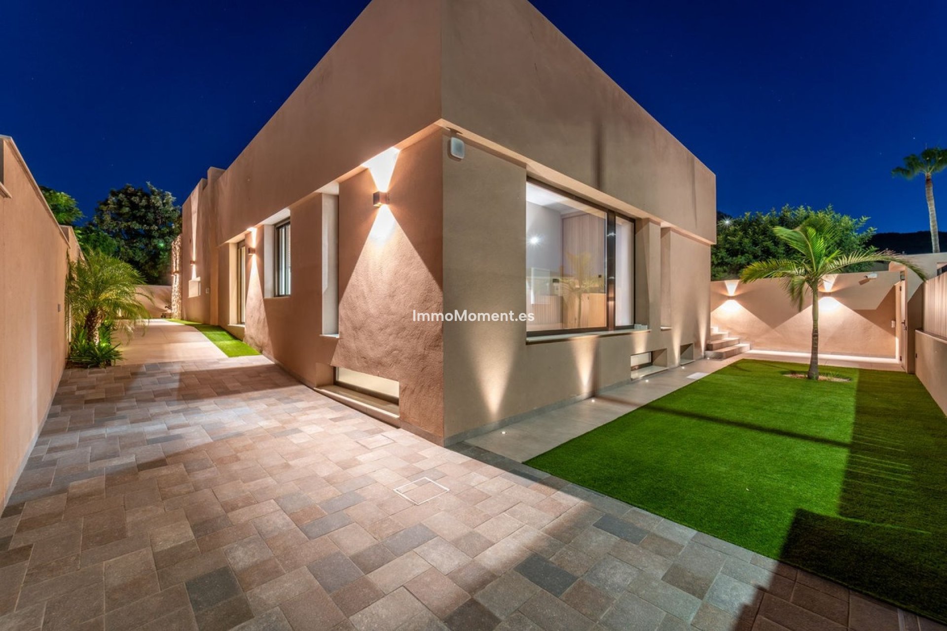 Wiederverkauf - Villa -   Inländisch - Alhaurín de la Torre