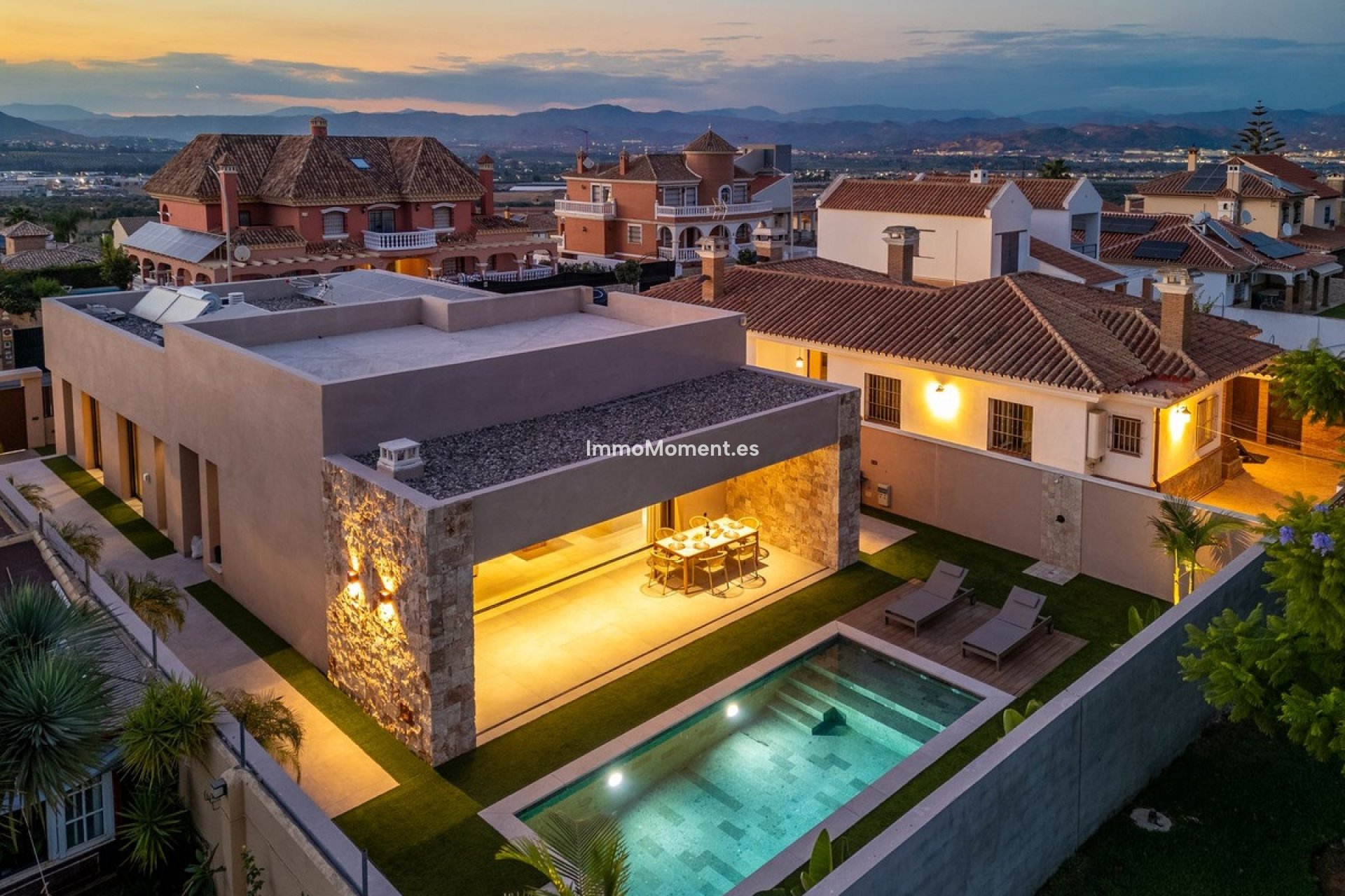 Wiederverkauf - Villa -   Inländisch - Alhaurín de la Torre