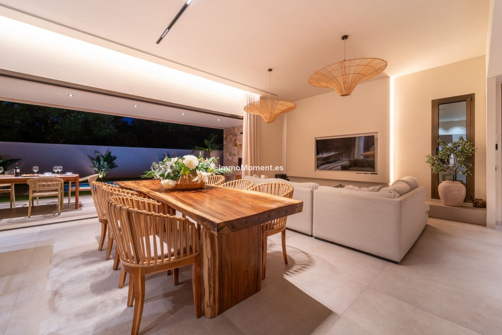 Wiederverkauf - Villa -   Inländisch - Alhaurín de la Torre